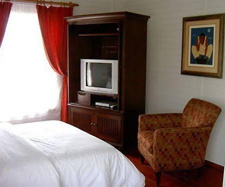 Victoria Fields Hotel & Resort La Barra Exterior photo