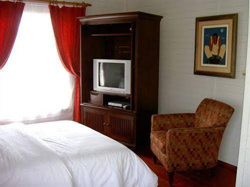 Victoria Fields Hotel & Resort La Barra Exterior photo